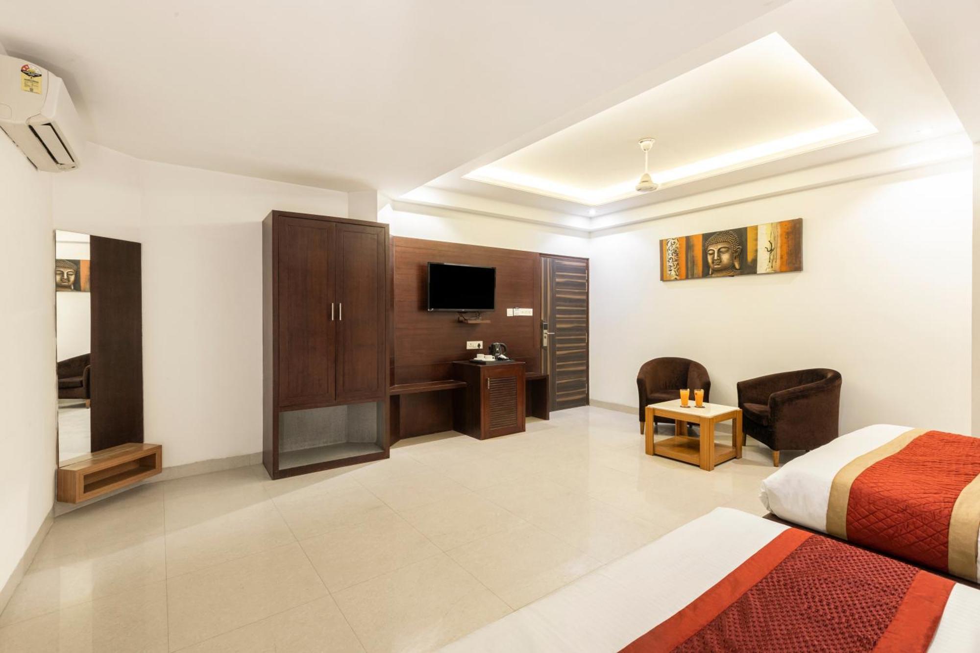 Hotel Aero Star By Star Group New Delhi Exterior photo