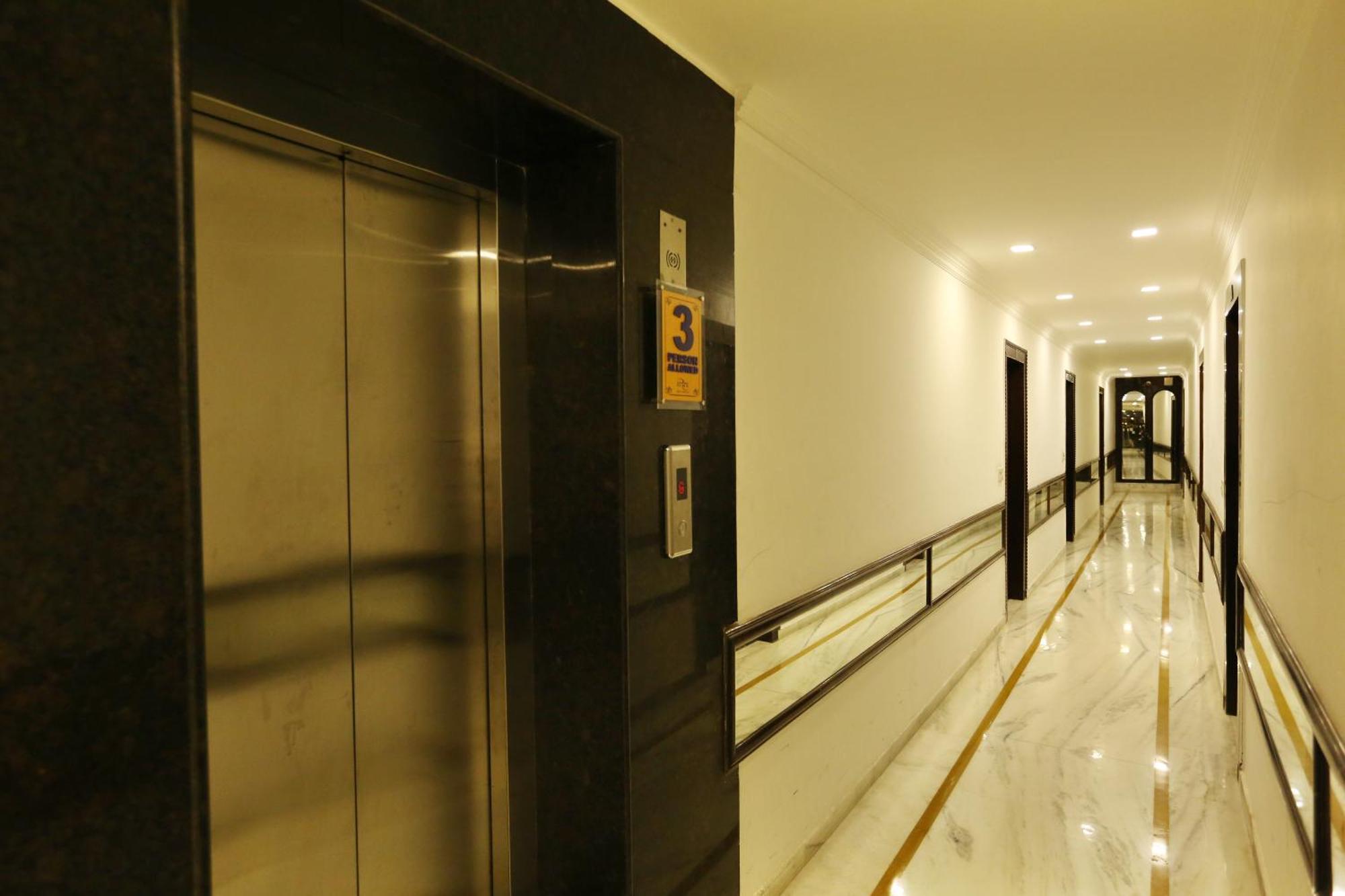 Hotel Aero Star By Star Group New Delhi Exterior photo