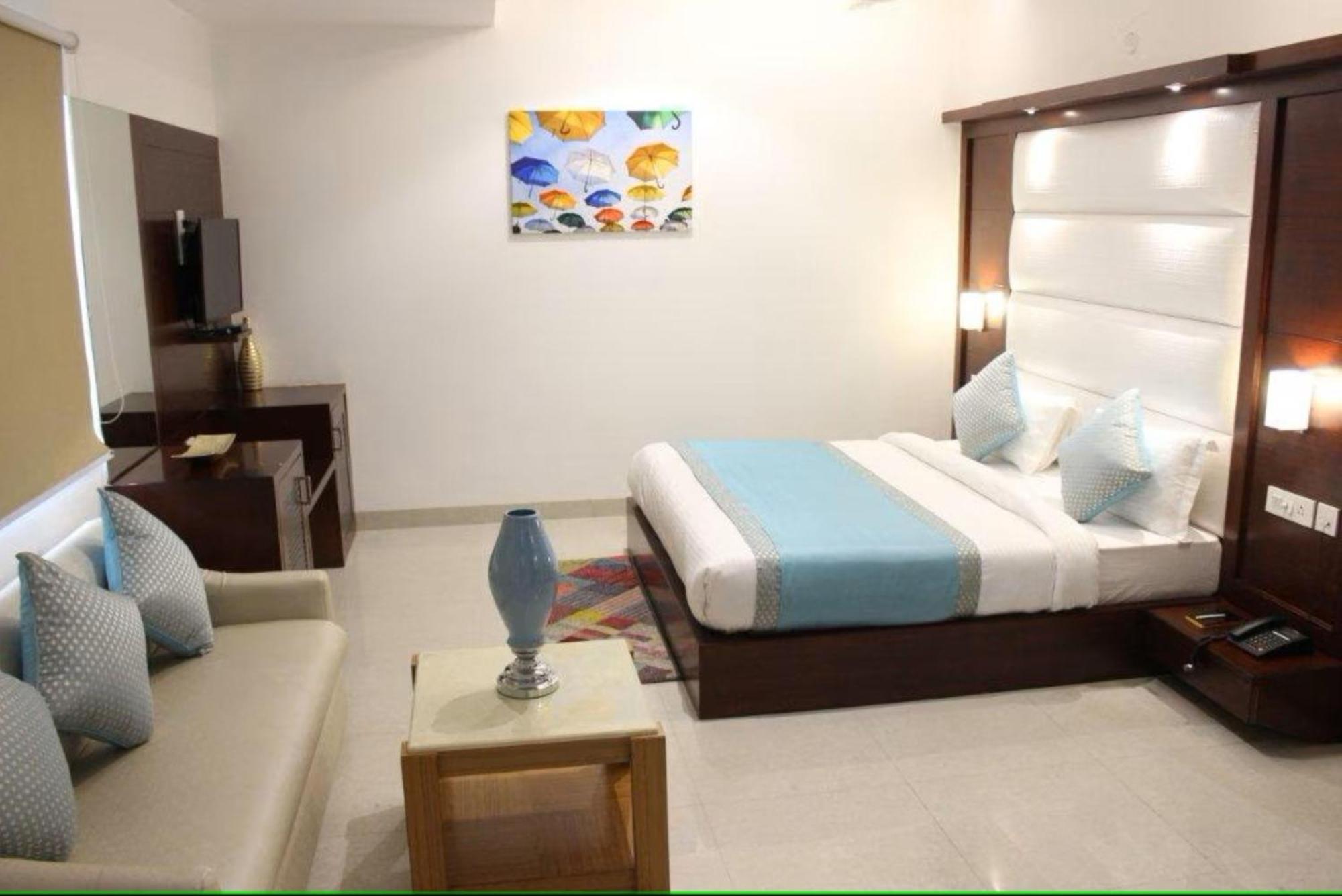 Hotel Aero Star By Star Group New Delhi Exterior photo
