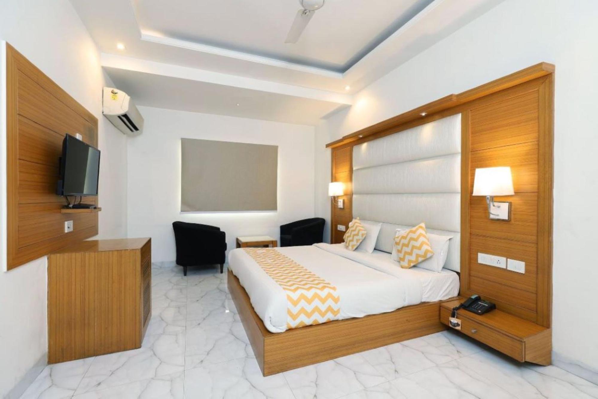 Hotel Aero Star By Star Group New Delhi Exterior photo